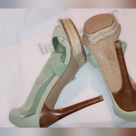 Halston Mint Green Open toe heels. New without tags. Leather Straps. Size 6 1/2M - Picture 8 of 12